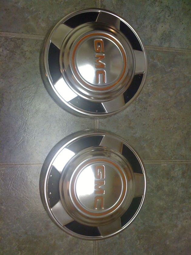 GMC truck Jimmy Suburban stock hubcaps 1/2 ton 2wd 4wd great condition 