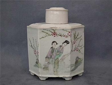Antique Chinese Export Famille Rose Porcelain Tea Caddy  