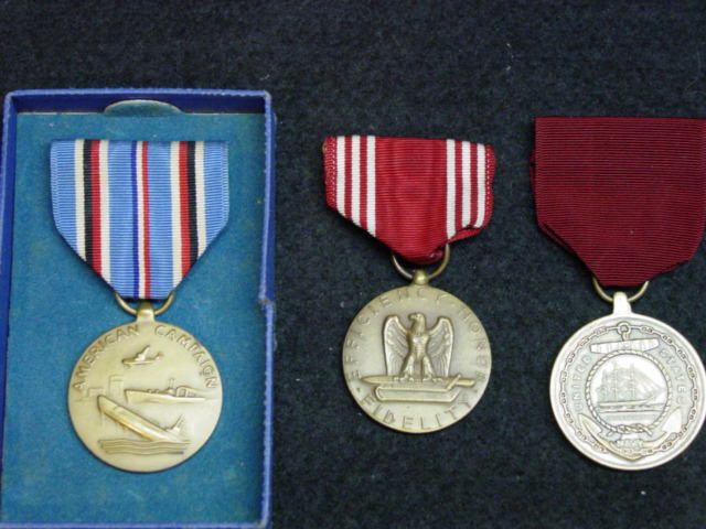WWII US MEDAL GROUP TO A USA WWII NAVY VETERAN 3 MEDALS  